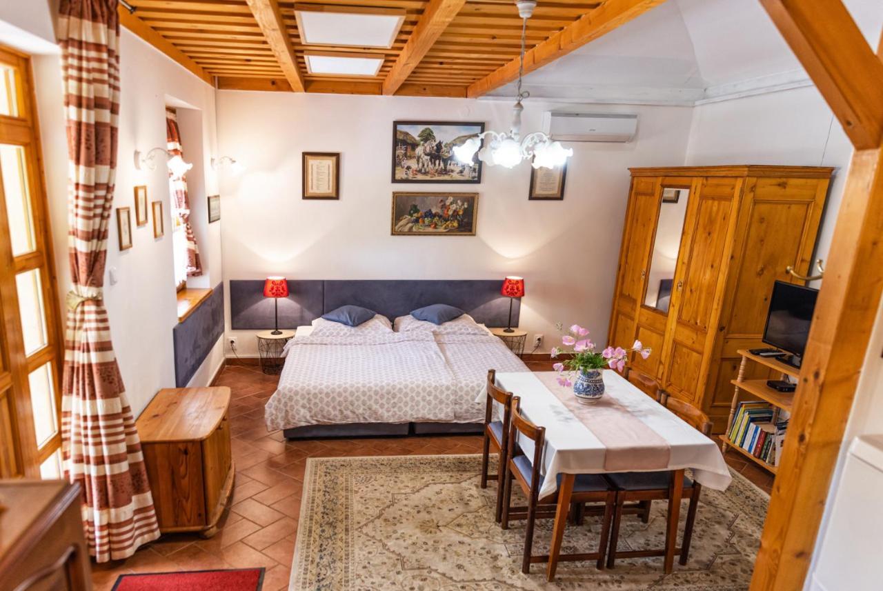 Angelika Vendeghaz Apartment Dinnyes Ngoại thất bức ảnh