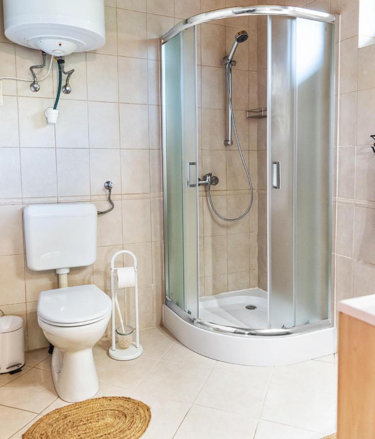 Angelika Vendeghaz Apartment Dinnyes Ngoại thất bức ảnh